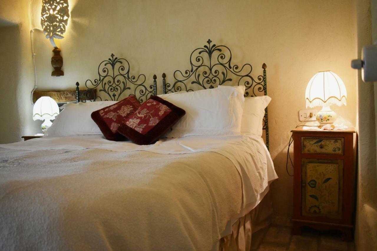 Castello Di Albereto Hotel Trarivi Exterior photo